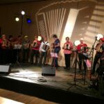 LES PIPELETTES A BRETELLES